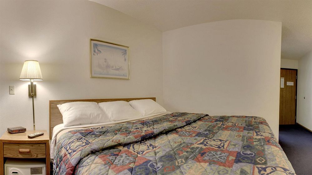 ซูเปอร์ 8 บาย วินด์แฮม เวสต์ เพลนส์ เวสต์ Motel West Plains ภายนอก รูปภาพ