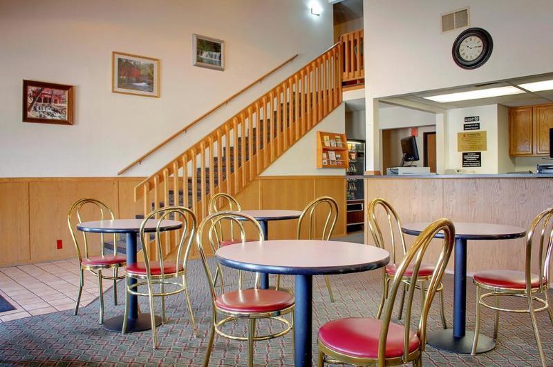 ซูเปอร์ 8 บาย วินด์แฮม เวสต์ เพลนส์ เวสต์ Motel West Plains ภายนอก รูปภาพ