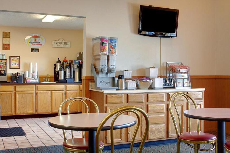 ซูเปอร์ 8 บาย วินด์แฮม เวสต์ เพลนส์ เวสต์ Motel West Plains ภายนอก รูปภาพ