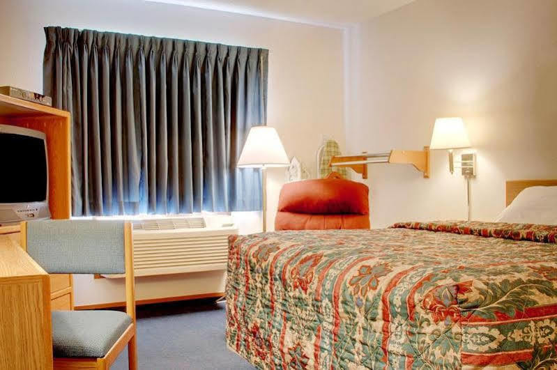 ซูเปอร์ 8 บาย วินด์แฮม เวสต์ เพลนส์ เวสต์ Motel West Plains ภายนอก รูปภาพ