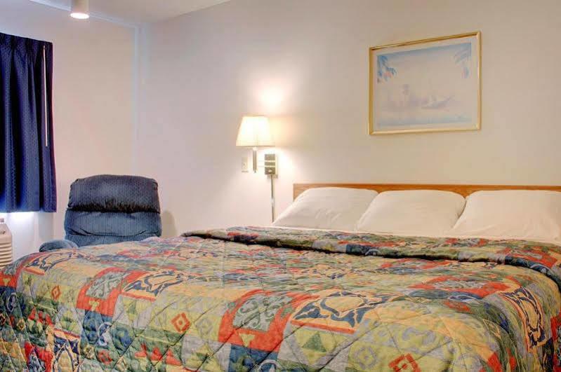 ซูเปอร์ 8 บาย วินด์แฮม เวสต์ เพลนส์ เวสต์ Motel West Plains ภายนอก รูปภาพ
